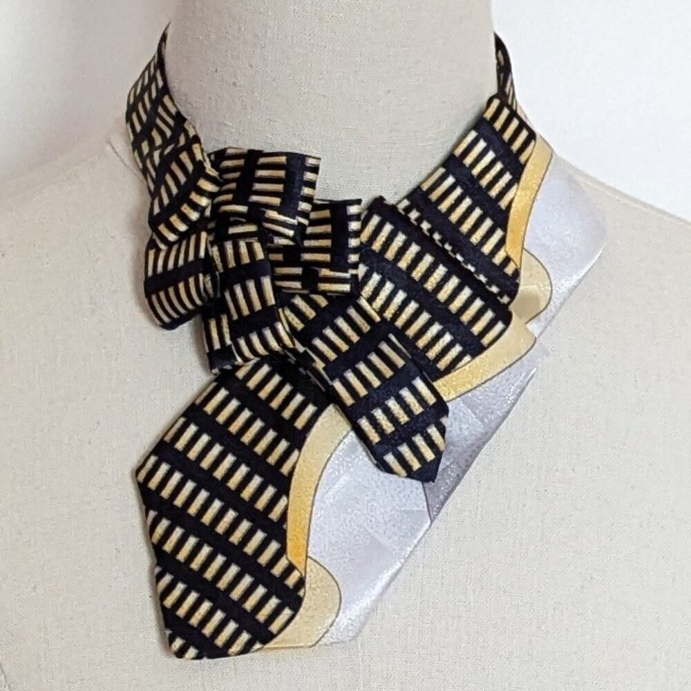 NWT Ogsplosh Women's Ascot Scarf Abstract Print Size Short - Picture 7 of 7